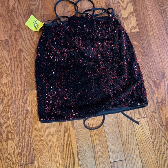 Tomato vintage Sequined Black & Red Strappy Mini top - Picture 2 of 3